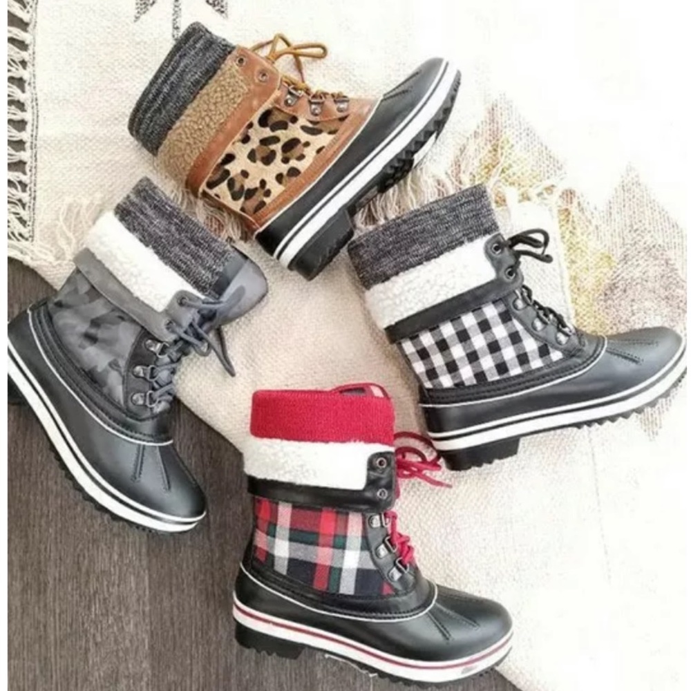 Black Buffalo Plaid Sherpa Winter Duck Ankle Boots